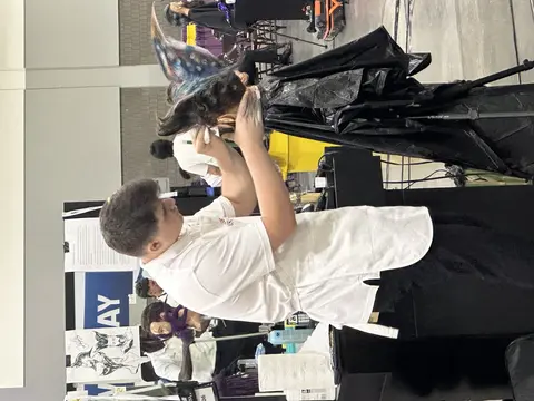 Cosmetology student working in Studion 113 