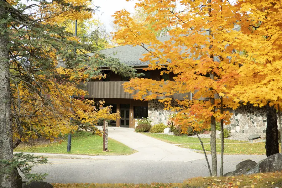 Red Oak Center, location of Nicolet College Foundation